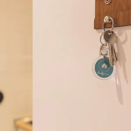 Lovelystay - Charming Marques Flat Апартаменты *