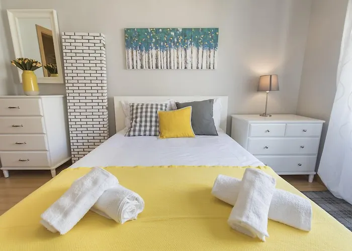 Lovelystay - Charming Marques Flat *