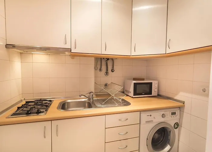 아파트 Lovelystay - Charming Marques Flat 리스본