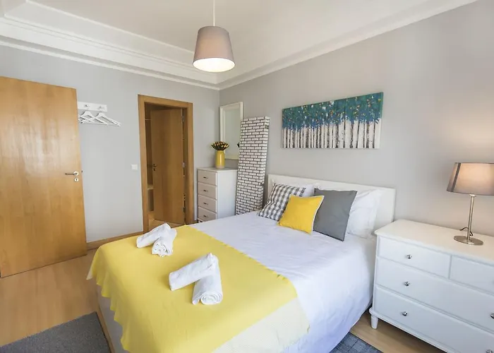 Lovelystay - Charming Marques Flat *