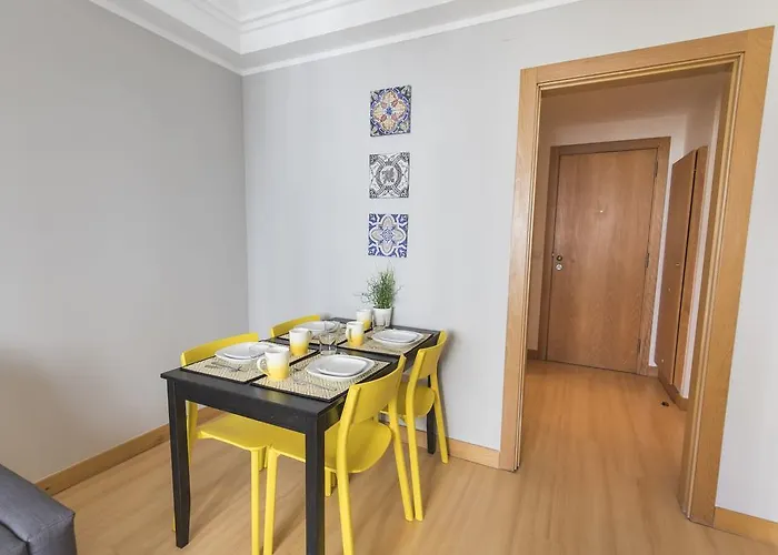 아파트 Lovelystay - Charming Marques Flat 리스본