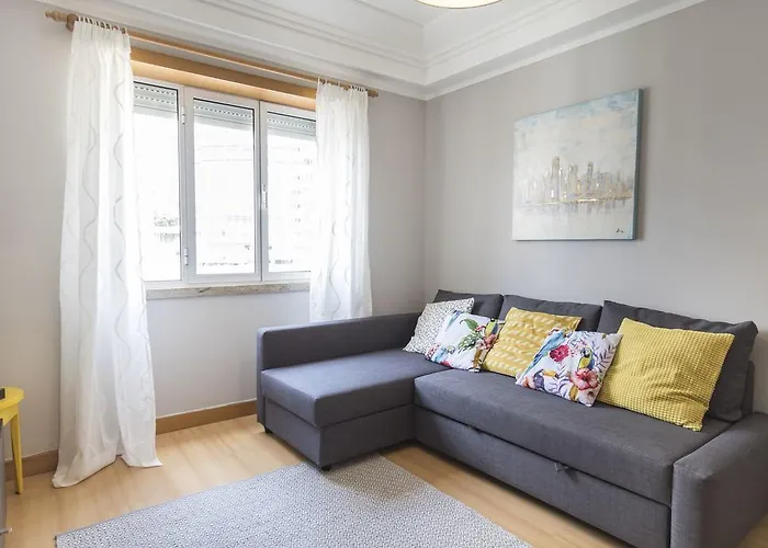 Lovelystay - Charming Marques Flat *